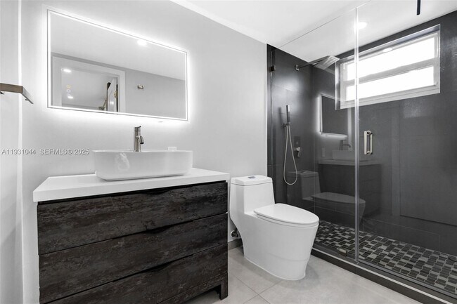 Building Photo - 8443 SW 137th Ave