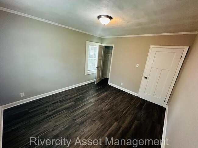 Building Photo - BERCLAIR BEAUTY, SECTION 8 WELCOMED!!!!!
