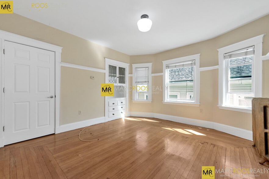 Building Photo - 31 Champney St