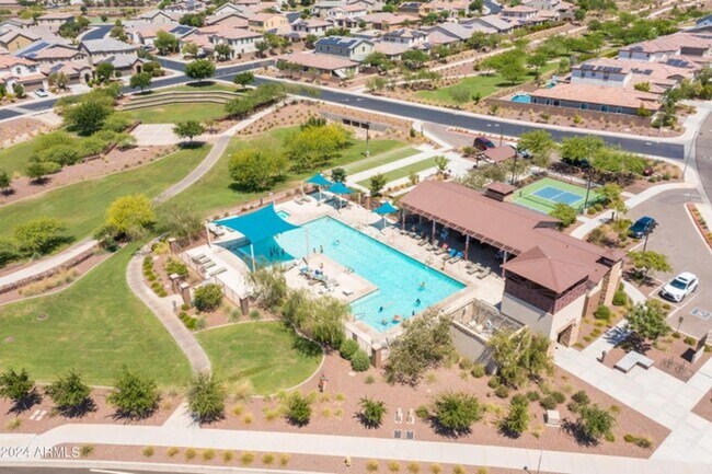 Building Photo - Gorgeous Single Level 4 bed 3 bath 3 car garage home at the Meadows community in Peoria