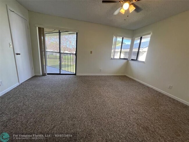 Building Photo - 8166 NW 15th Manor