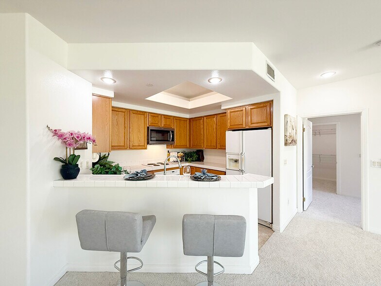 Building Photo - 144 S 3rd St