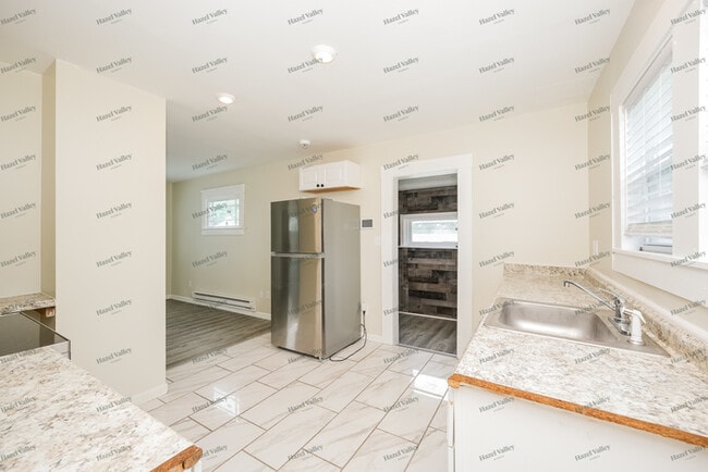 Building Photo - 2706 Lexington Ave