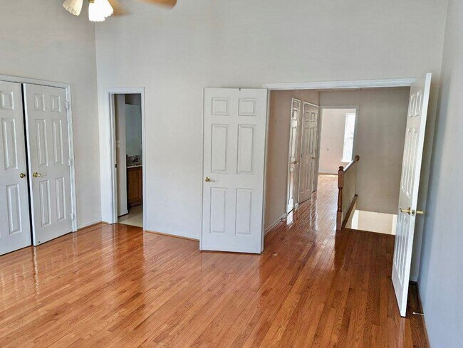 Building Photo - Beautiful home with 2 MBRs, 1-car garage.