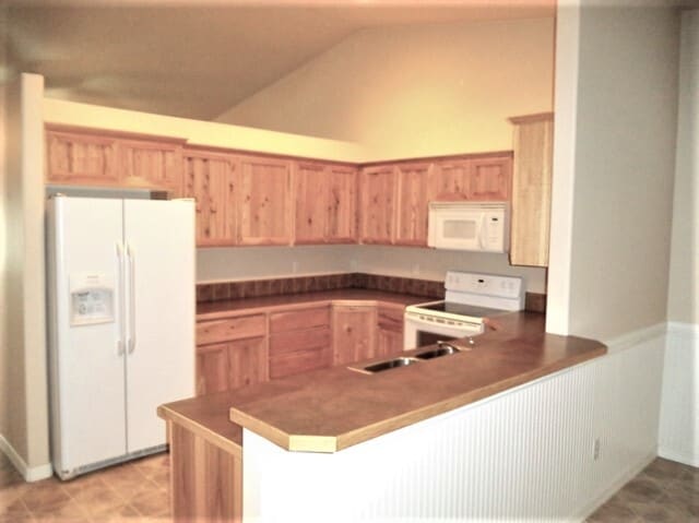 Building Photo - 544 N Locust Ave