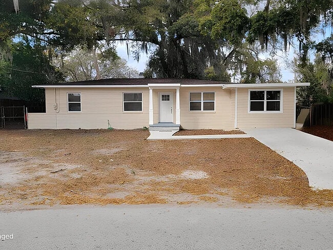 Building Photo - 5827 Ansley St