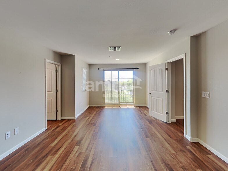 Building Photo - 20793 W Maiden Ln
