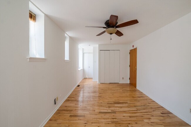 Building Photo - Washington Square West Condo