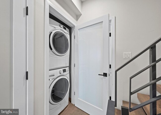 Building Photo - 2106 Spring St