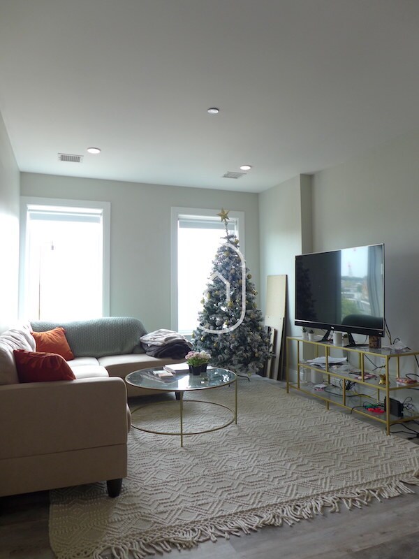 Building Photo - 240 Old Colony Ave