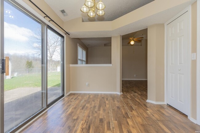 Building Photo - 3224 Park Ridge Dr