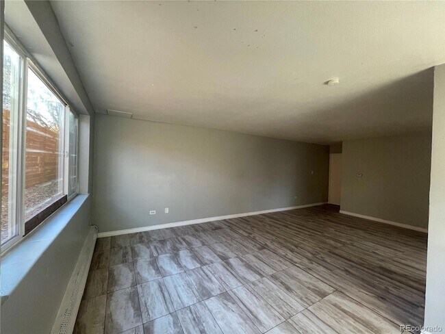 Building Photo - 1590 Clinton St