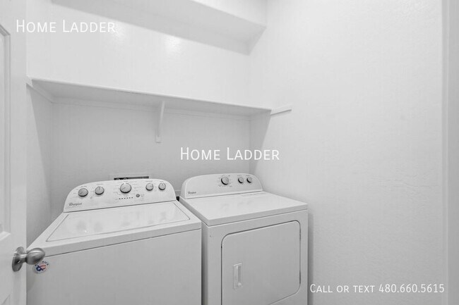 Building Photo - 3234 E Dogwood Pl