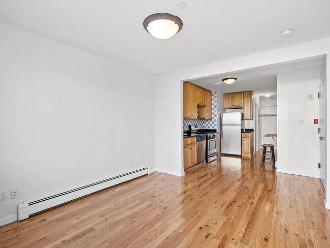 Building Photo - 93 Wyckoff Ave