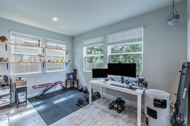 Building Photo - 173 Riverhill Dr