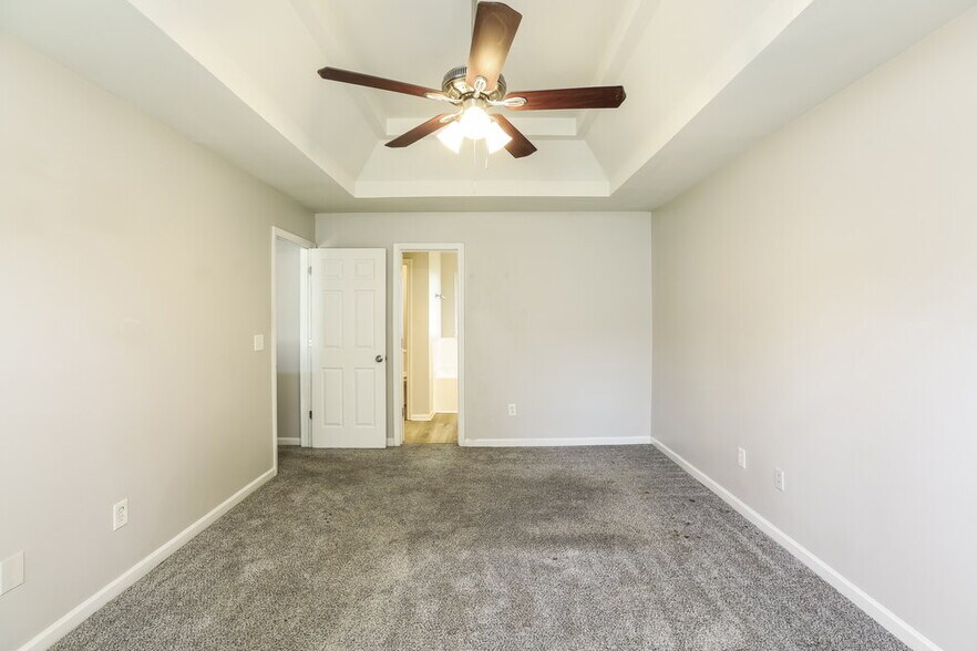 Building Photo - 3112 Berthas Overlook