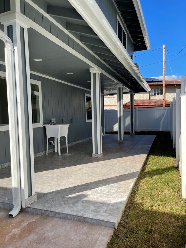 Building Photo - 91-967 Akaholo St