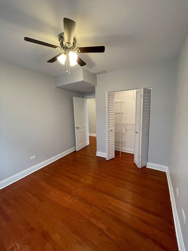 Building Photo - 1448 W Thorndale Ave