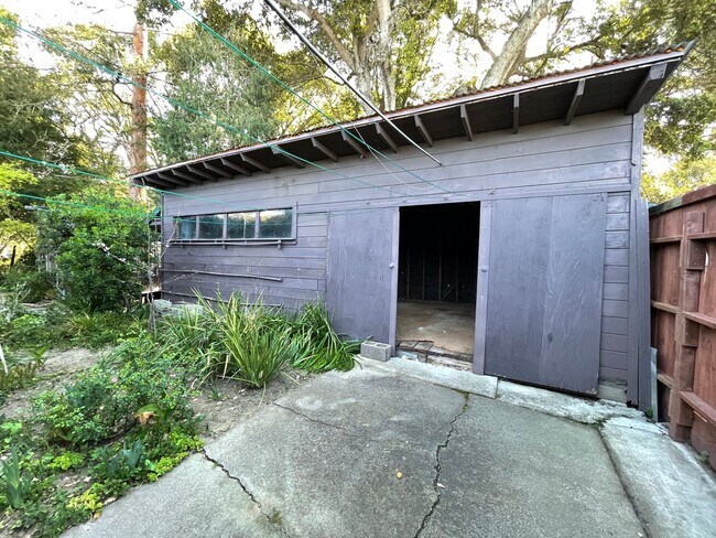 Building Photo - Beautiful Novato Home – 3BR/2BA, 2-Car Garage, Ample Storage & Quiet Street