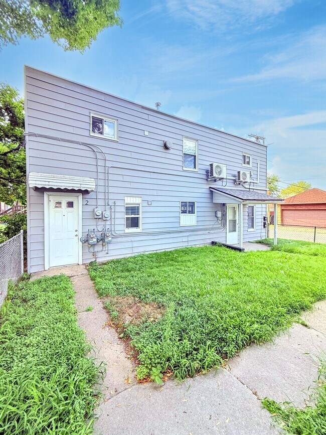 Building Photo - 68 E James St