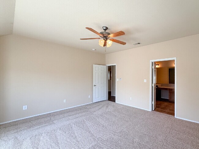 Building Photo - 3 bed, 2 Bath Home in North Fort Worth