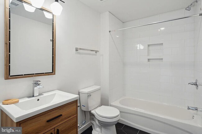 Building Photo - 5608 Florence Ave