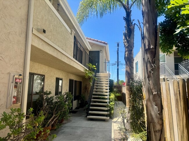 Building Photo - 4576 Hawley Blvd