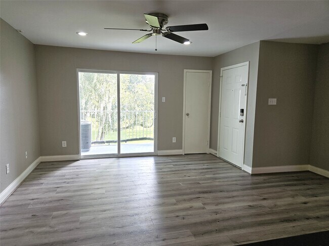 Building Photo - 18617 Egret Bay Blvd