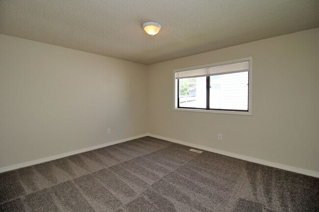 Building Photo - routd01