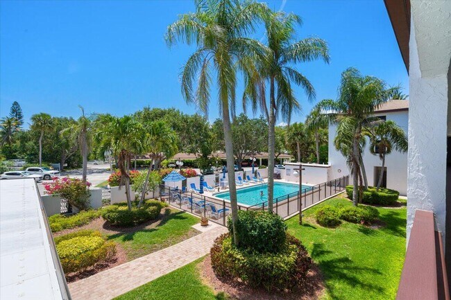 Building Photo - 1630 Seaway Dr