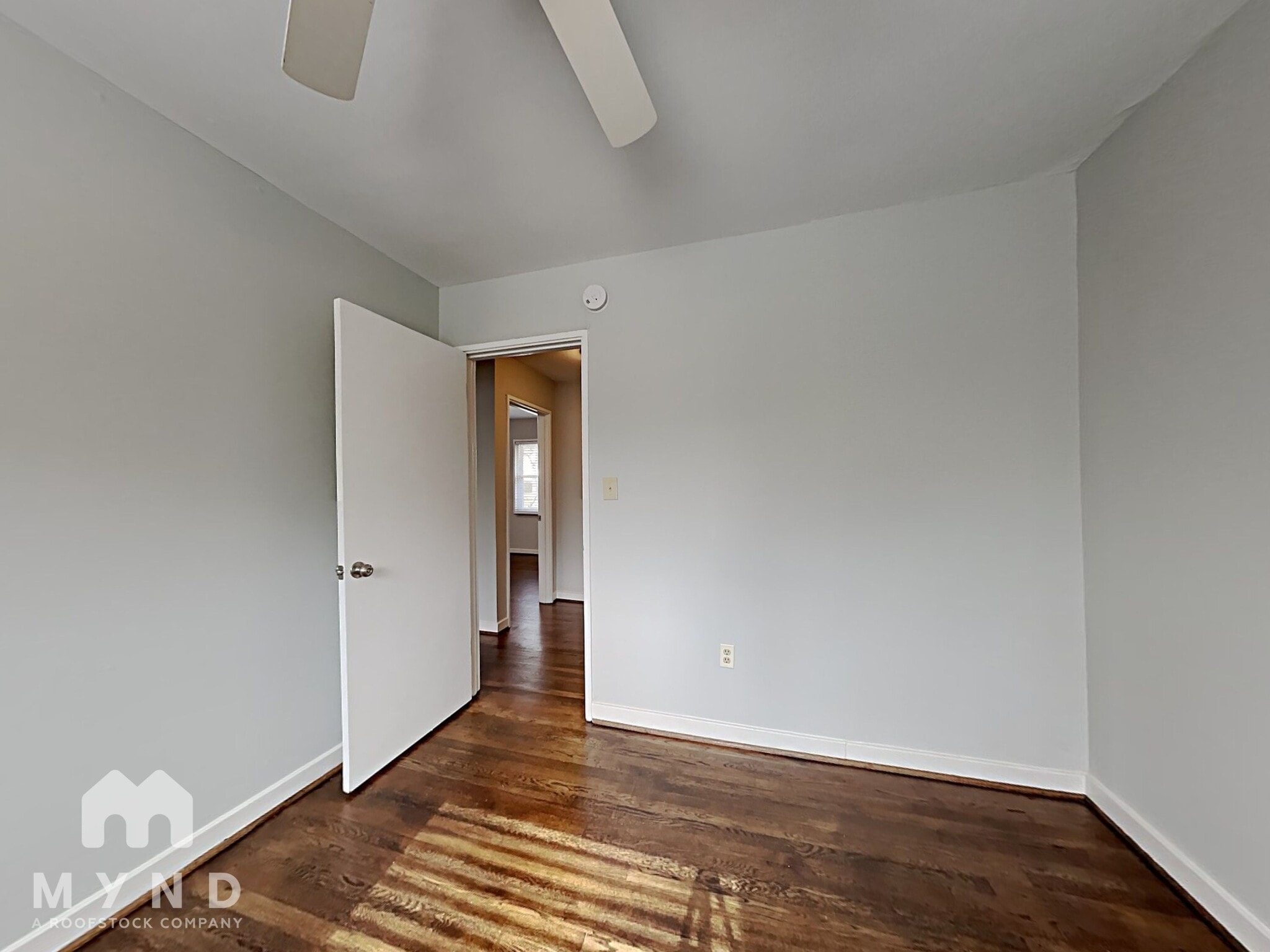 Building Photo - 8757 Sunset Dr