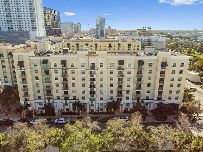 Building Photo - 610 Clematis St