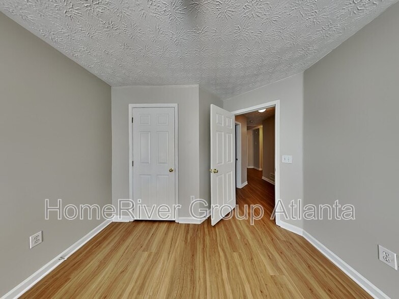 Building Photo - 649 Stonecrest Dr