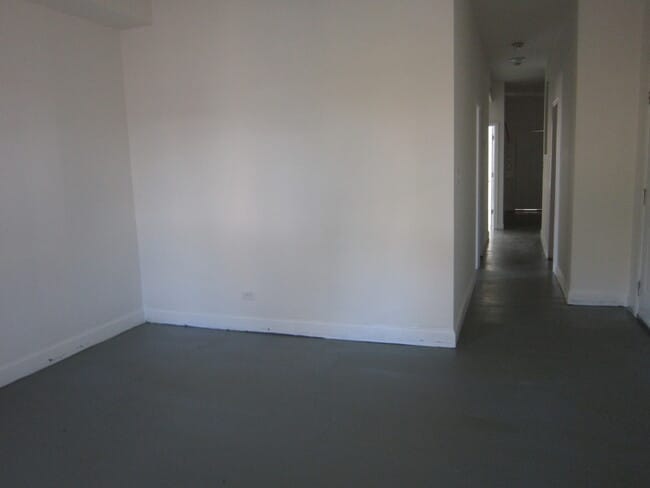 Building Photo - 4035 W Harrison St