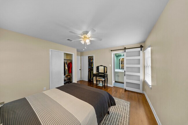 Building Photo - 4802 Kinglet St