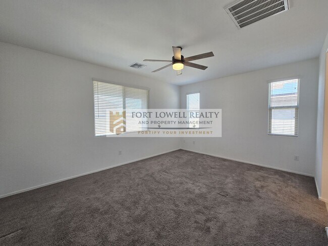 Building Photo - Modern 3 Bed / 2 Bath Home with Open Floor...