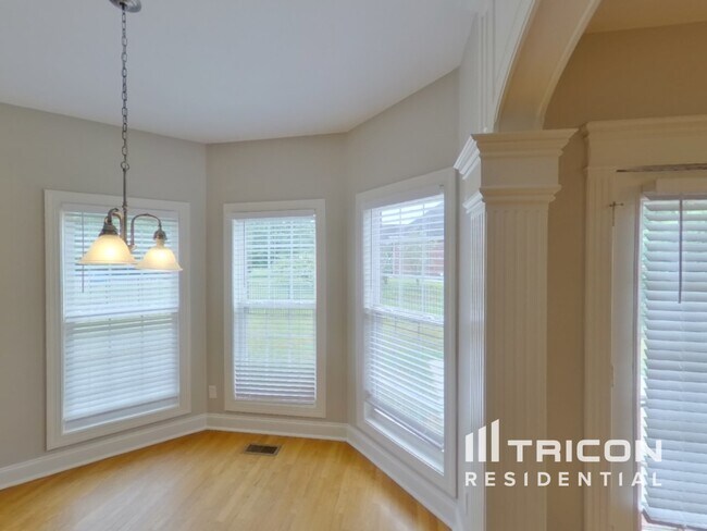 Building Photo - 444 Savannah Ridge