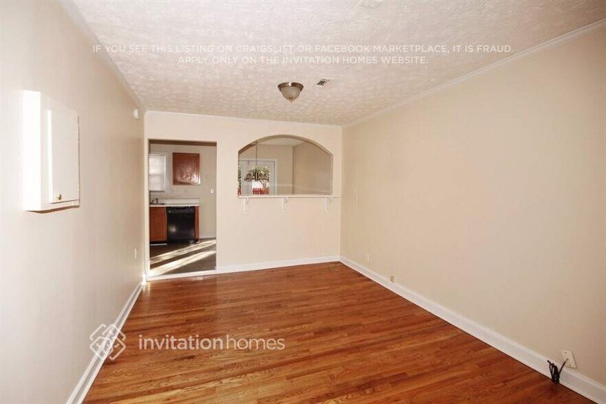 Building Photo - 2314 Kissing Tree Ln SE