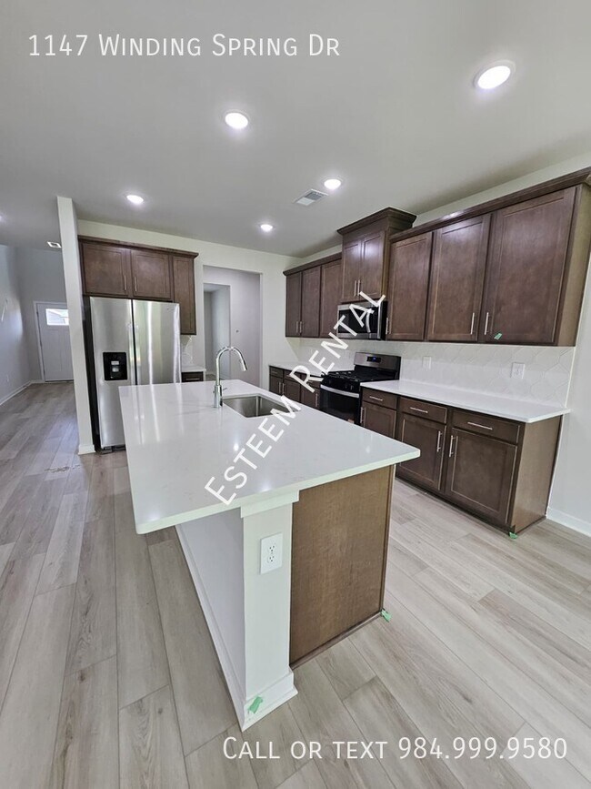 Building Photo - 1147 Winding Spg Dr