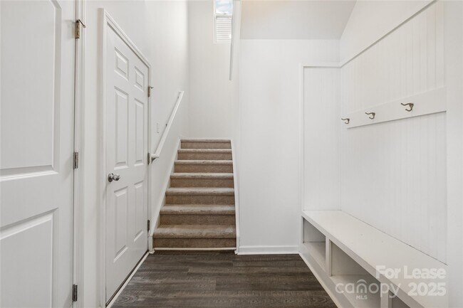 Building Photo - 10327 Snowbell Ct