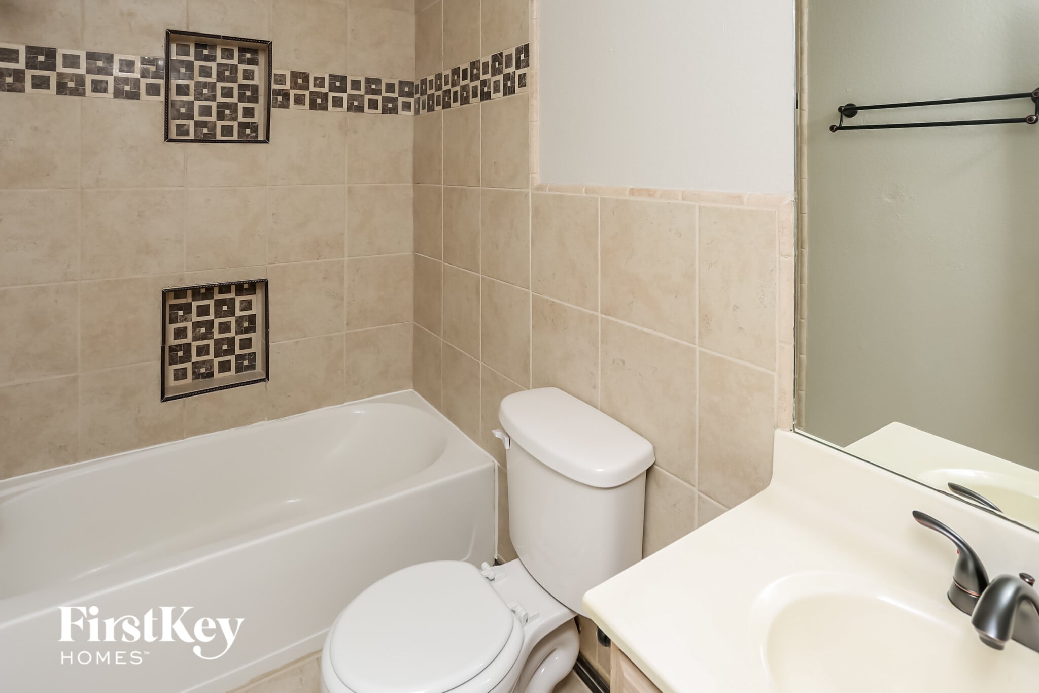 Building Photo - 433 Asbury Dr