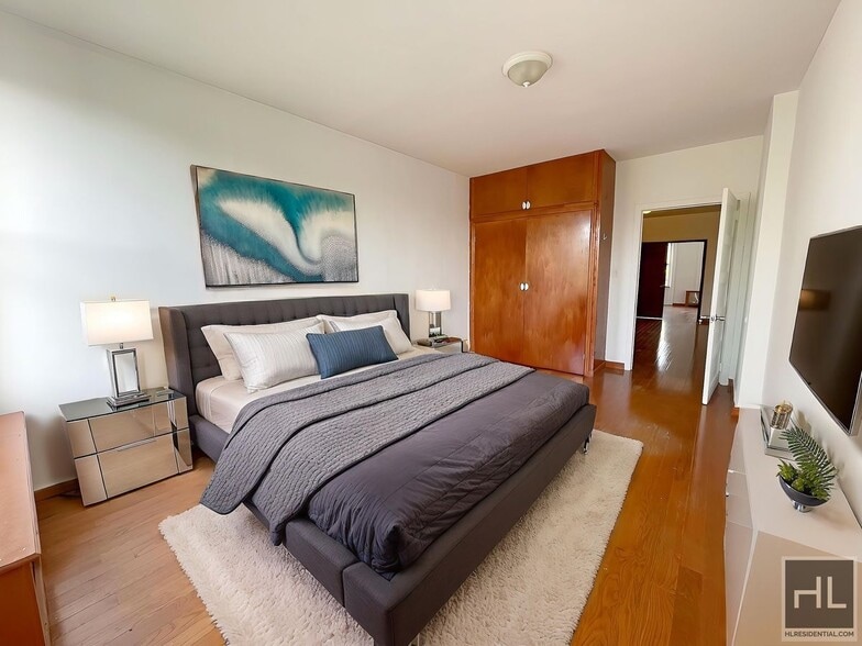 Building Photo - 3 AVENUE