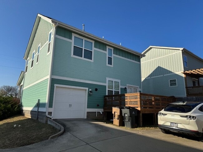 Building Photo - Beautiful custom home in East Nashville!