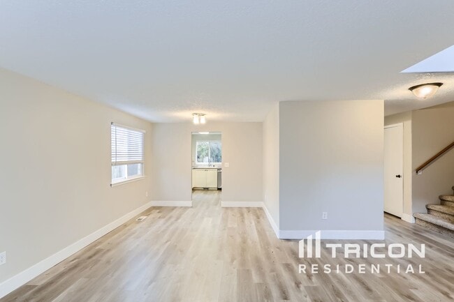 Building Photo - 502 SW 22nd Ave