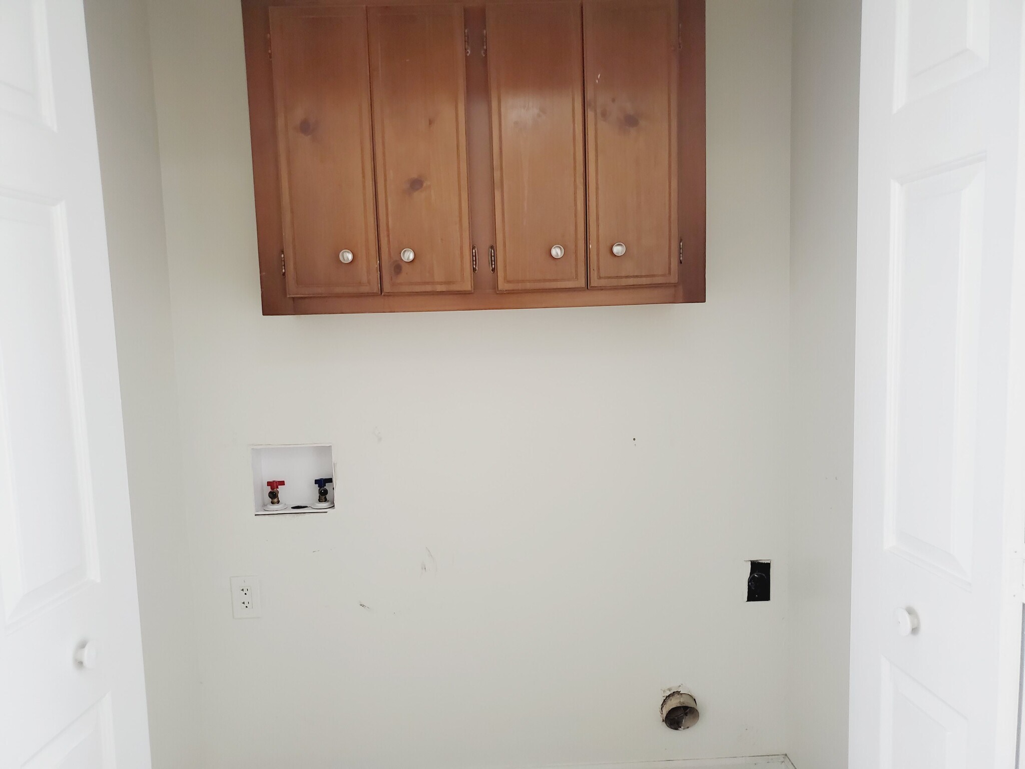 Building Photo - 520 Towergate Pl