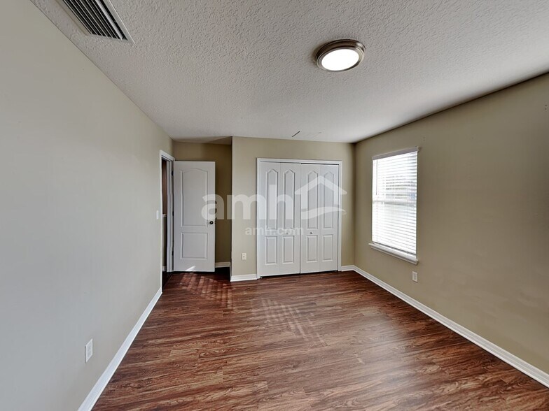 Building Photo - 5654 Aaron Ct