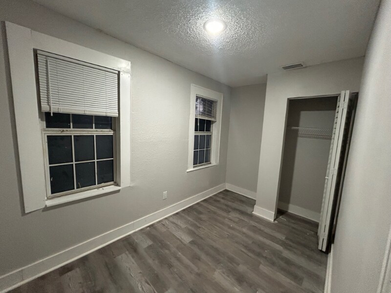 Building Photo - 3524 Boulevard St