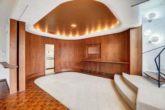 Building Photo - 2881 Observatory Ave