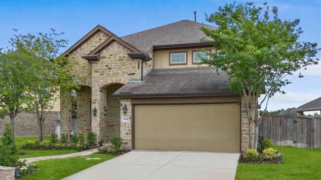 Building Photo - 16746 Highland Country Dr