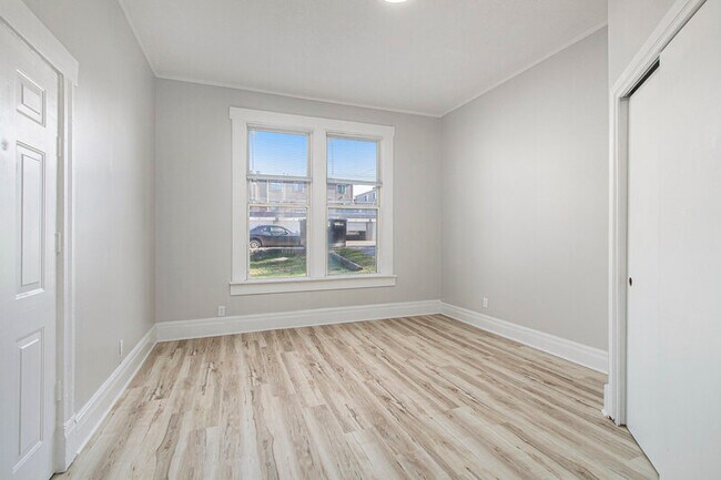 Building Photo - 536 S 30th St